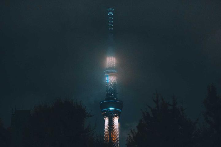Tokyo Skytree Looks Like a Spaceship