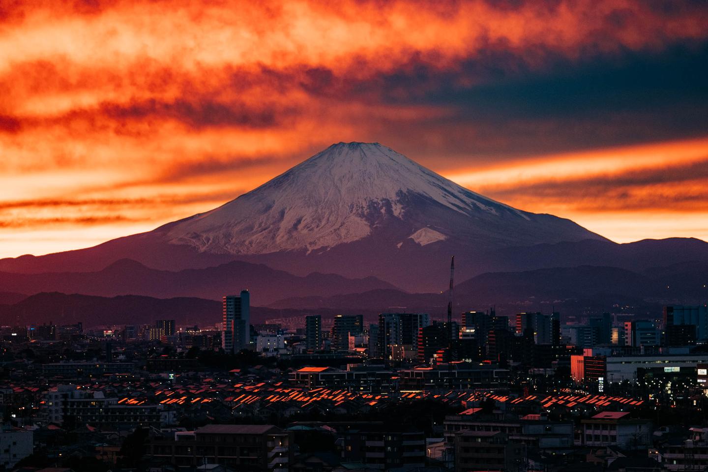 A perk of living in Shonan is being able to see sunsets like this one.