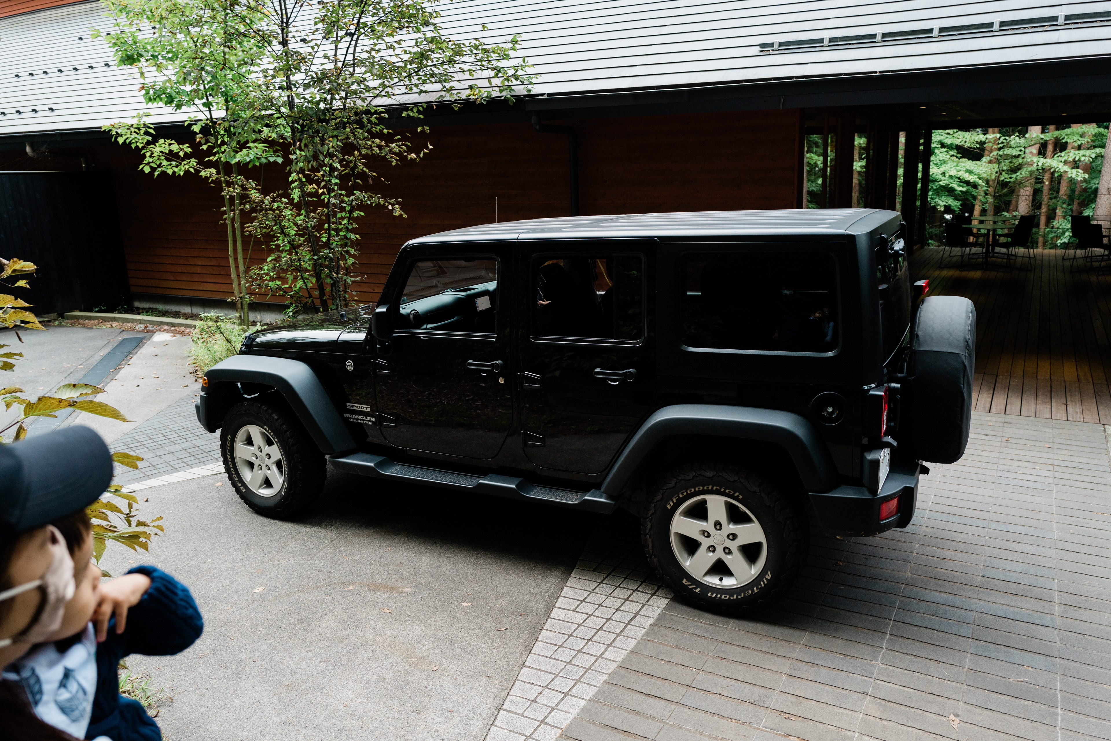 A Jeep Wrangler at Hoshinoya Fuji.